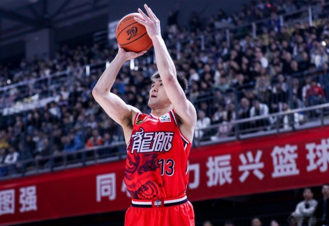 曝郭艾伦新赛季留在广州