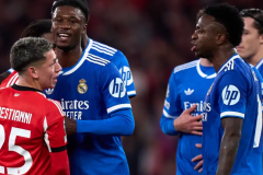 维尼修斯不满穆里尼奥 认为其不应该为种族主义辩护