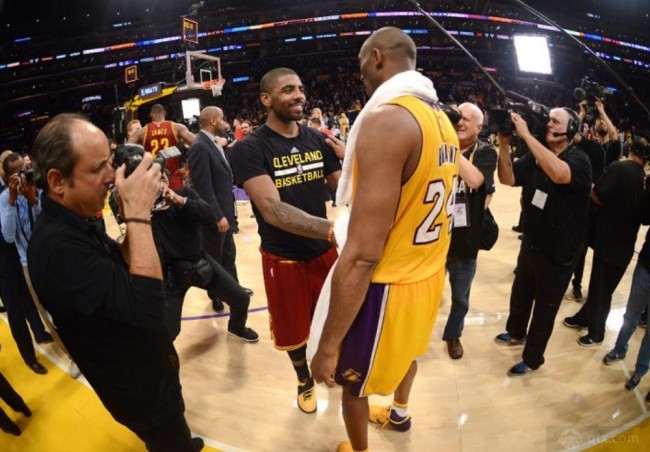 欧文发文纪念科比