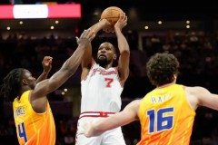 火箭力克黄蜂杜兰特收割比赛砍35+ 客场完成复仇